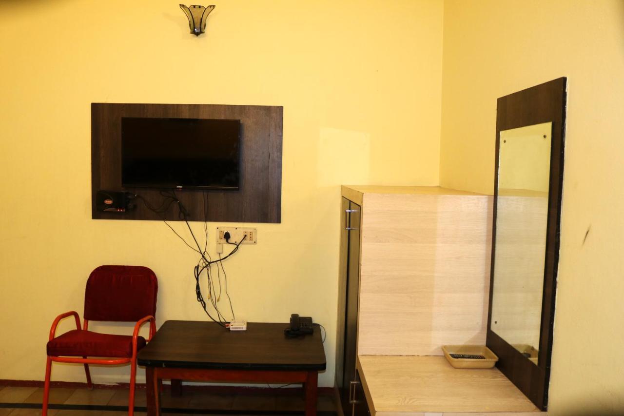 Hotel Siva Sakthi Tiruvannāmalai エクステリア 写真