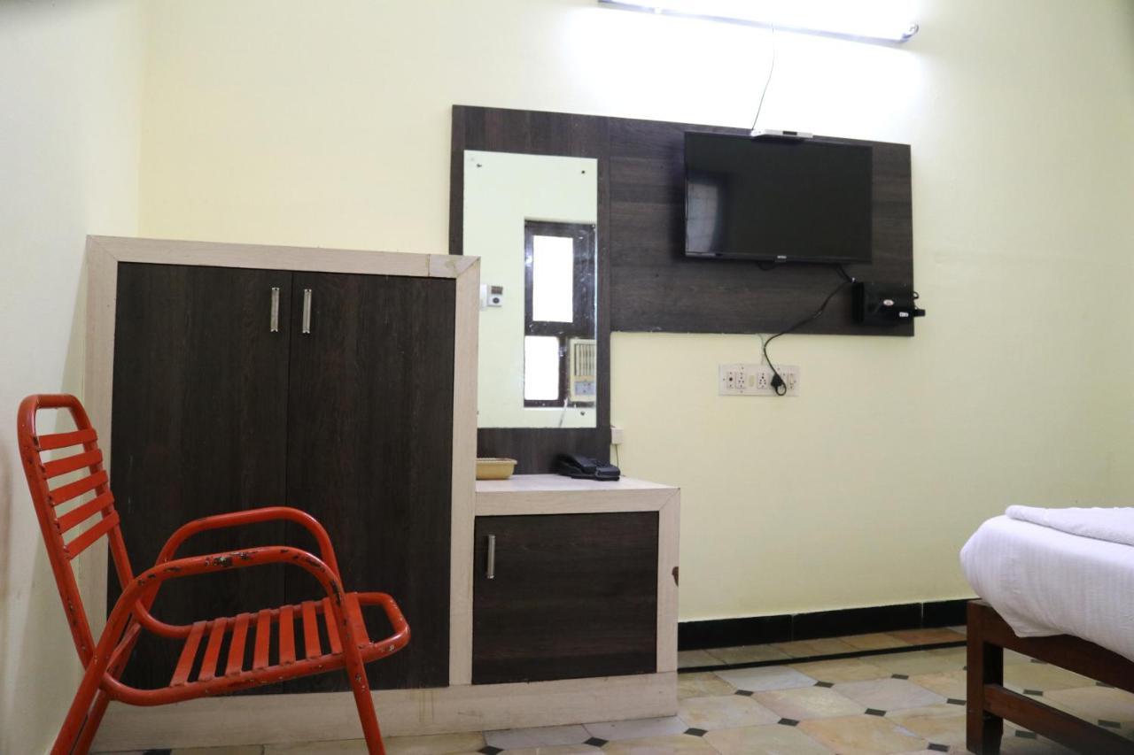 Hotel Siva Sakthi Tiruvannāmalai エクステリア 写真