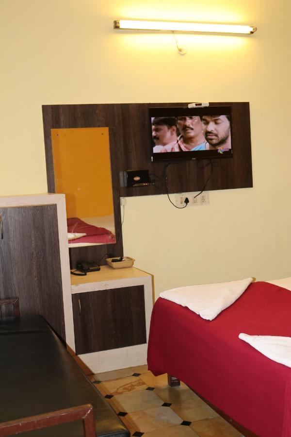 Hotel Siva Sakthi Tiruvannāmalai エクステリア 写真